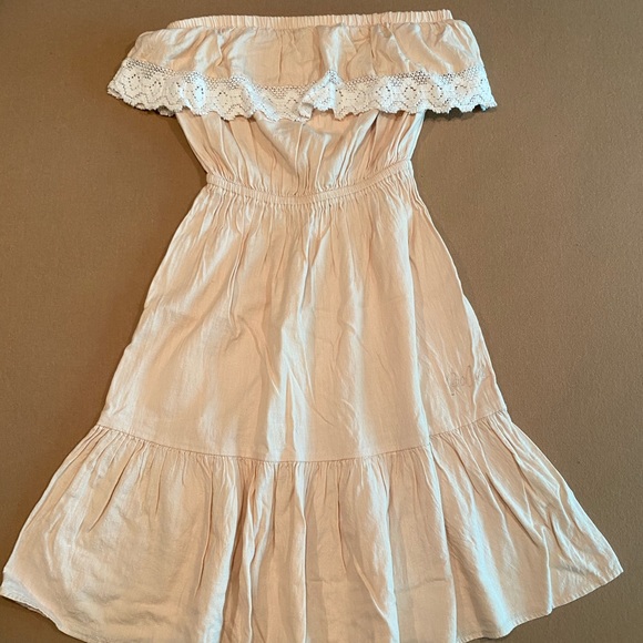 a dress - Picture 2 of 3